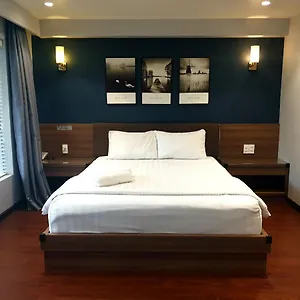 Reddoorz Premium Cloud 9 An Nhon Hotel